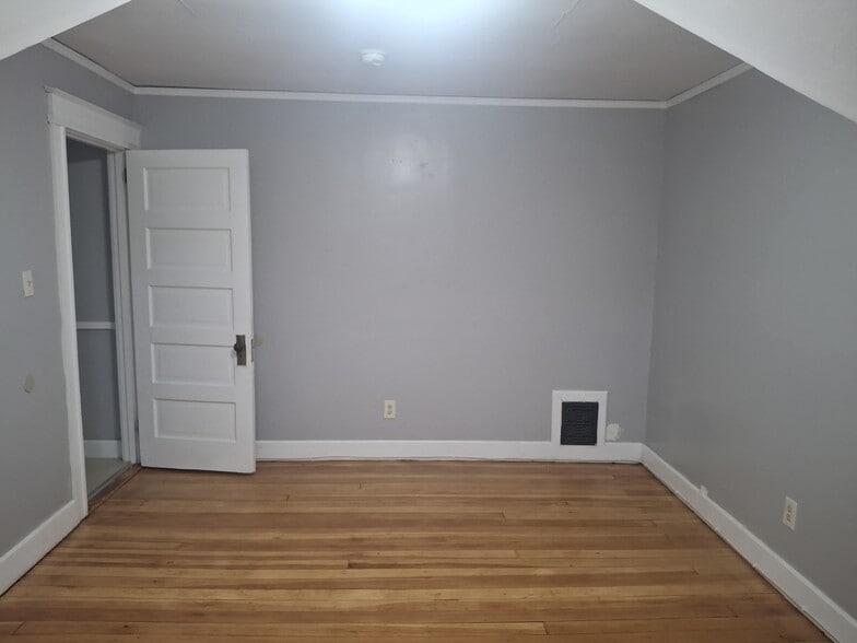 Lg bedroom - 422 Prospect Ave