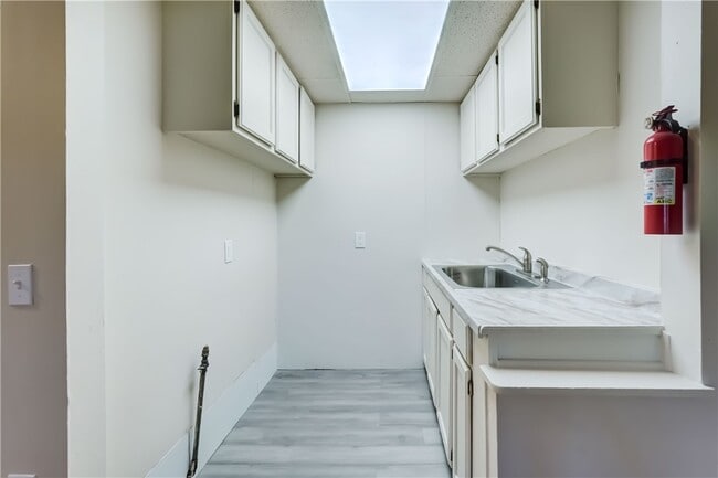 Building Photo - 266 Winton Rd