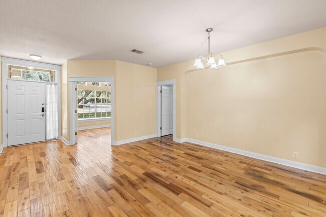 Building Photo - 610 Palo Alto Ln