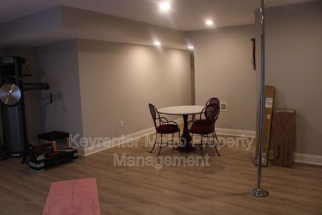 Building Photo - 201 Castleton Terrace