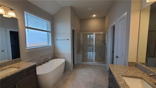 Building Photo - 2116 Palmera Ridge Blvd