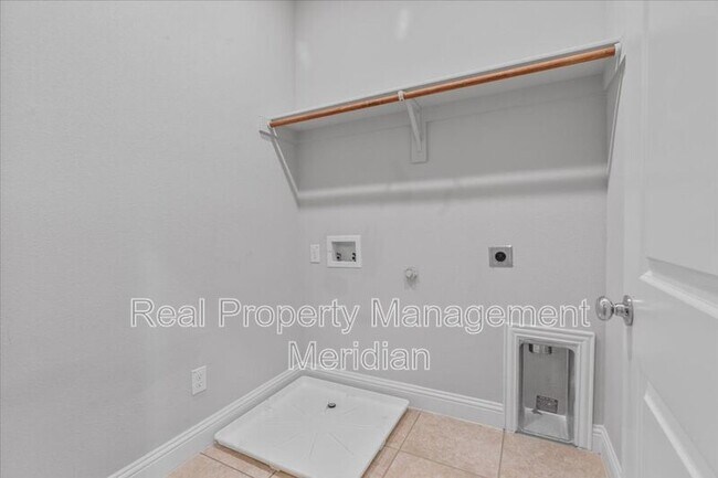 Building Photo - 815 Ponds Edge Ln