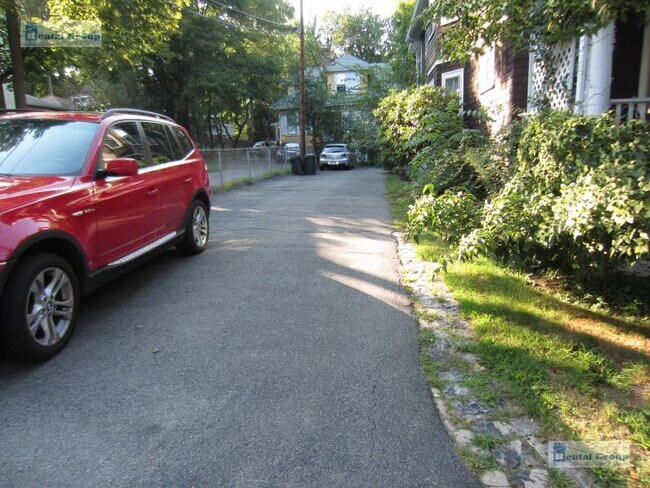 Building Photo - 61 Mount Vernon St