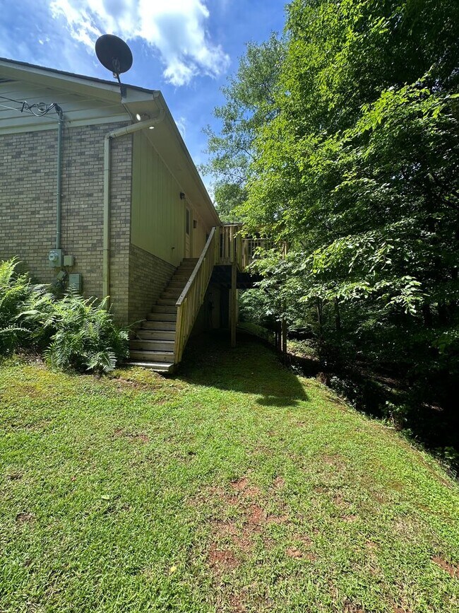 Building Photo - 375 Segrest Cir