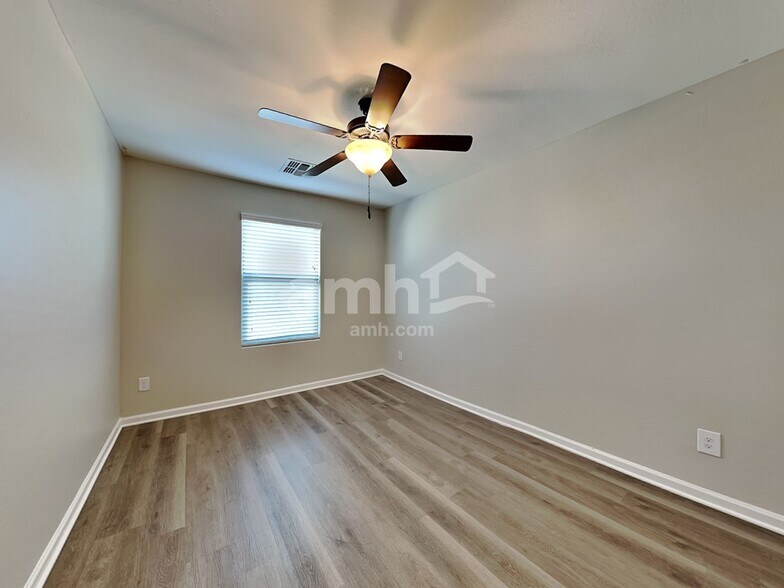 Building Photo - 20715 W Thomas Rd