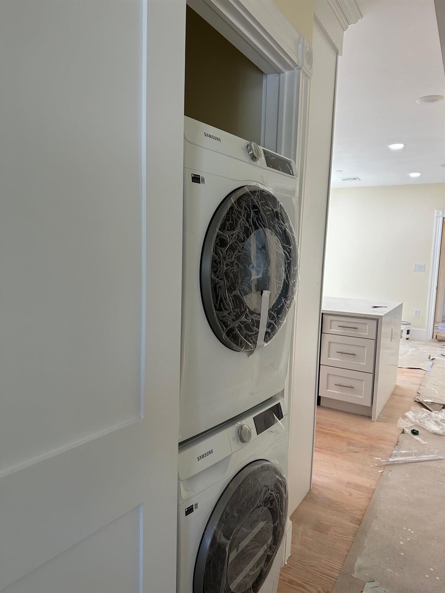 Building Photo - 32 Putnam Ave