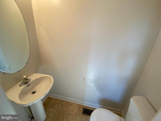 Building Photo - 4249 Normandy Ct