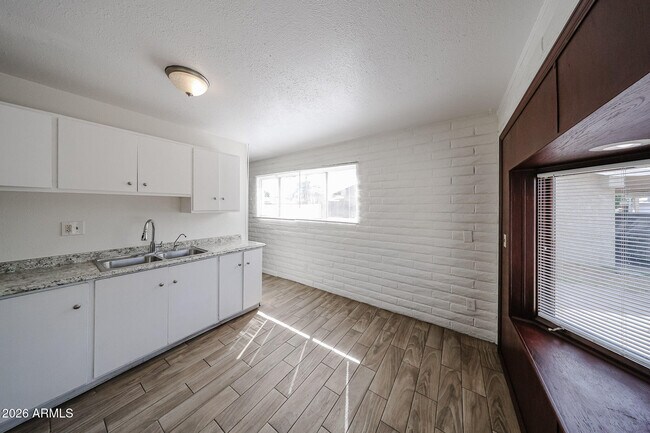 Building Photo - 3119 W Country Gables Dr