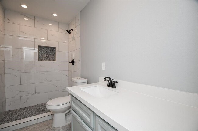 Building Photo - 4222 Cicada Ln