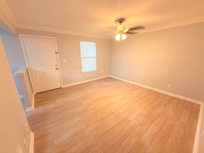 Building Photo - 4406 S Brook St