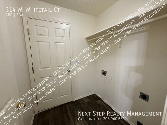Building Photo - 314 W Whitetail Ct