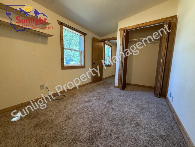 Building Photo - Updated 3 Bedroom Mobile Home - Large Fenc...