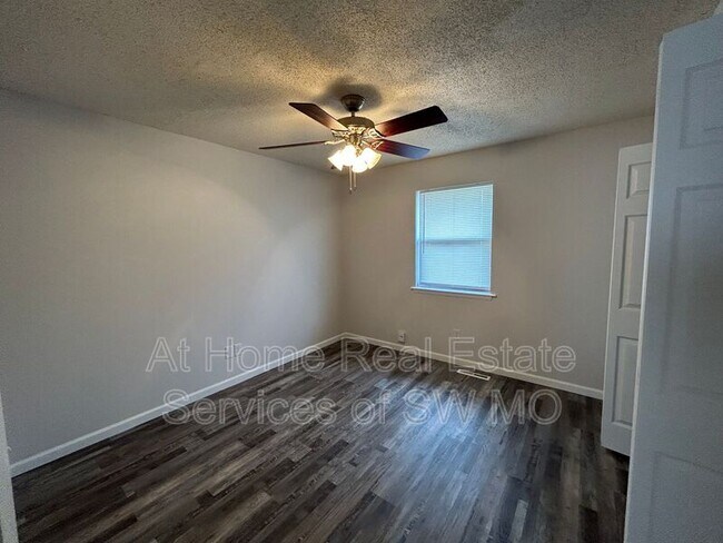 Building Photo - 3347 E Linwood St