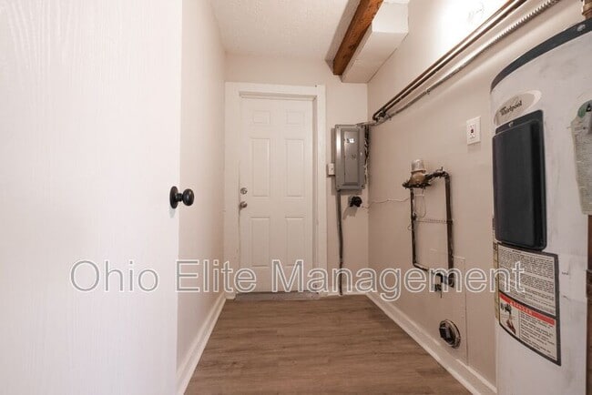 Building Photo - 3090 Grasmere Ave