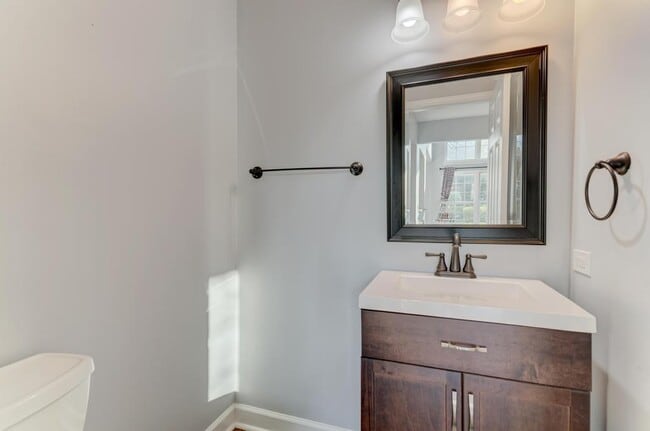 Building Photo - 2222 Seaver Ln