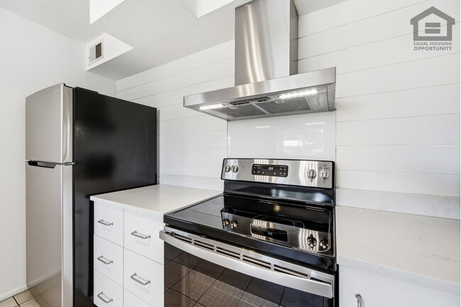 Building Photo - 4711