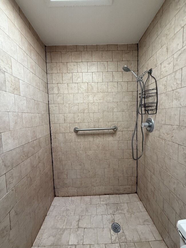 Building Photo - 6828 Escondido Dr