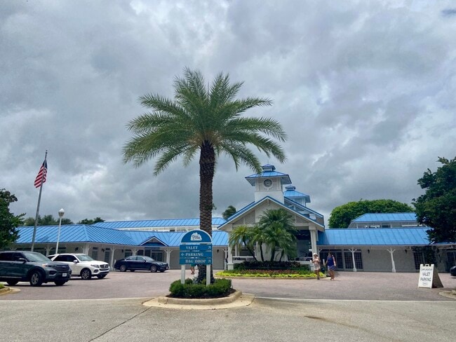 Building Photo - 320 Deer Creek Wildwood Ln E