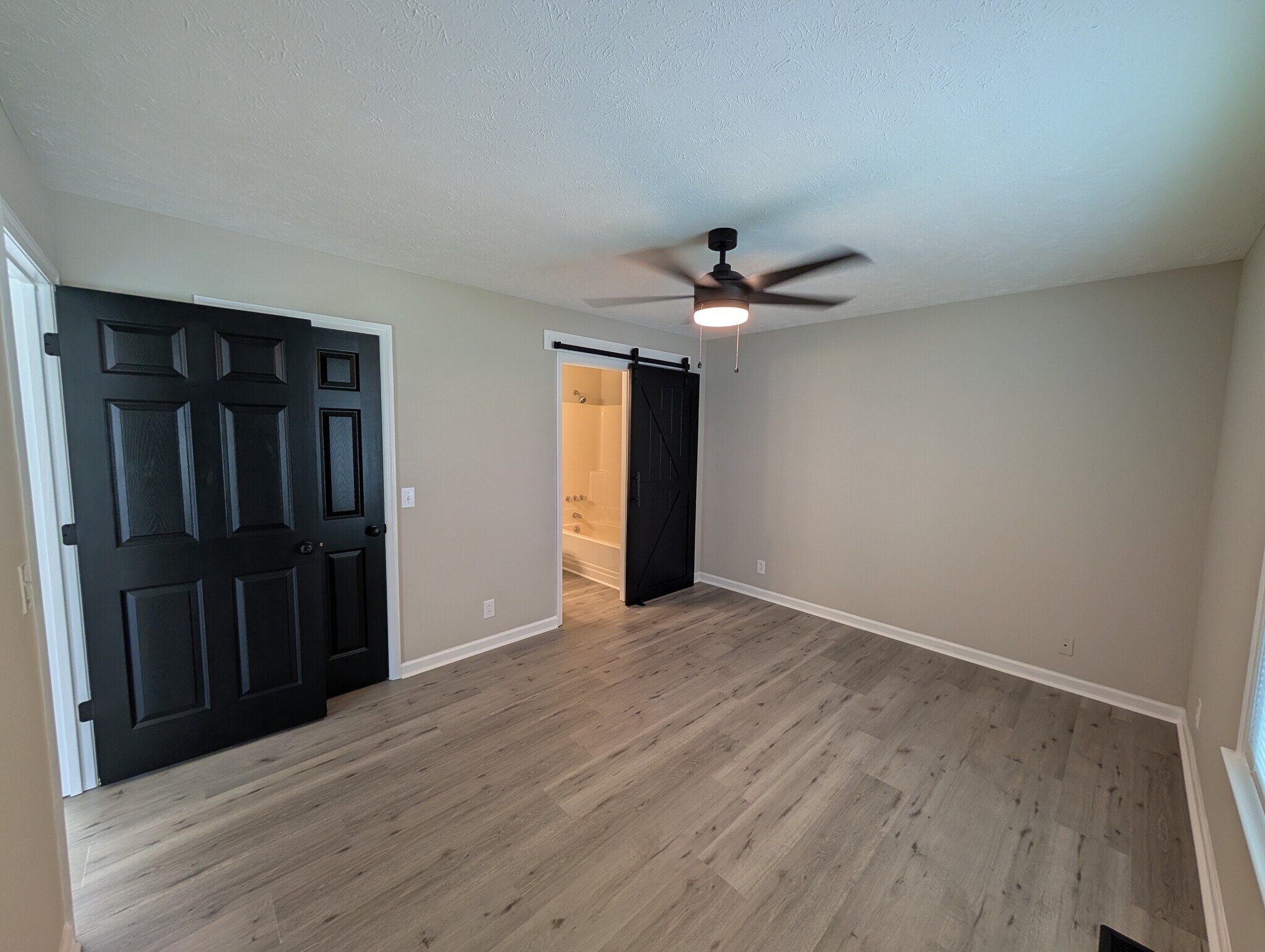 Building Photo - 4920 Peppertree Dr