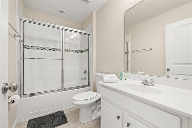Building Photo - 5373 Oakbourne Ave