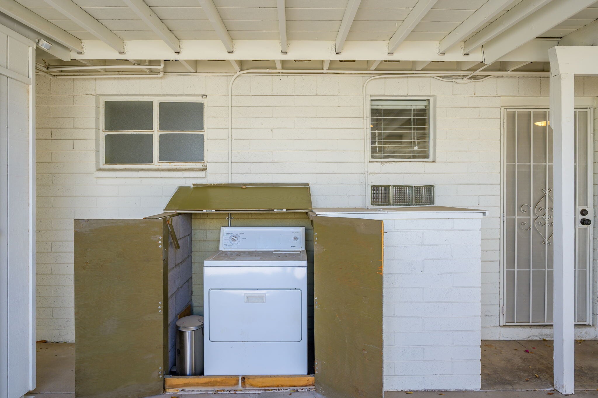 Building Photo - 1807 E Colter St
