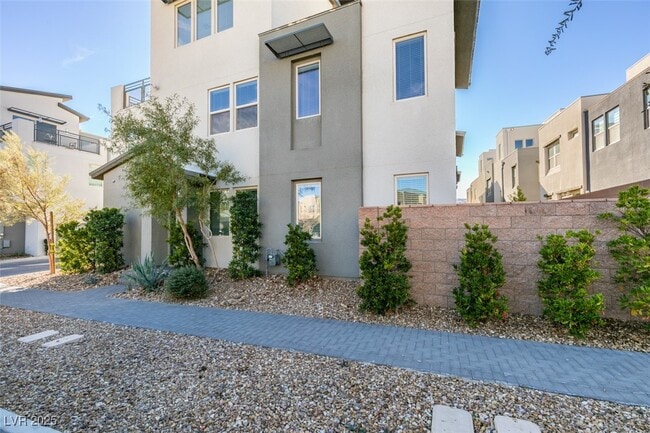 Building Photo - 11323 Gravitation Dr