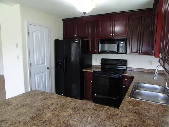 Building Photo - Modern Comfort: Your Ideal Rental Home in Valdosta, GA. Minutes from Moody Air Force Base