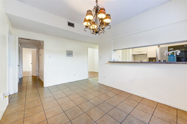 Building Photo - 3741 Thistlemont Dr