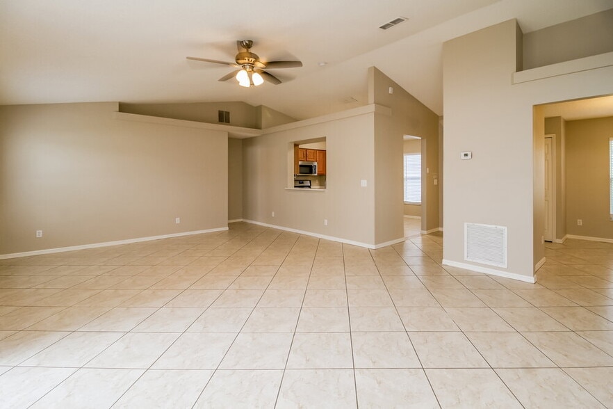 Building Photo - 12041 Goldenstar Ln