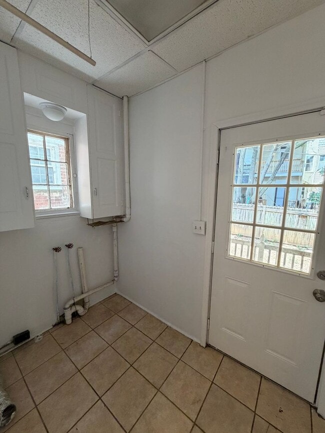 Building Photo - 835 Liden Ave