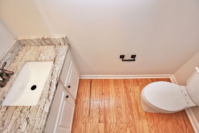 Building Photo - Townhome in South Park for Rent!