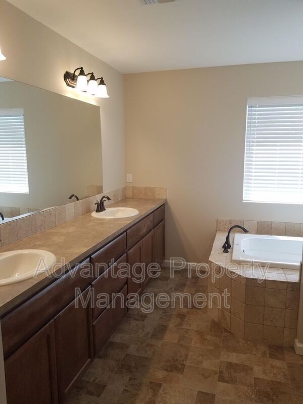 Building Photo - 5836 NE Chandra Ct