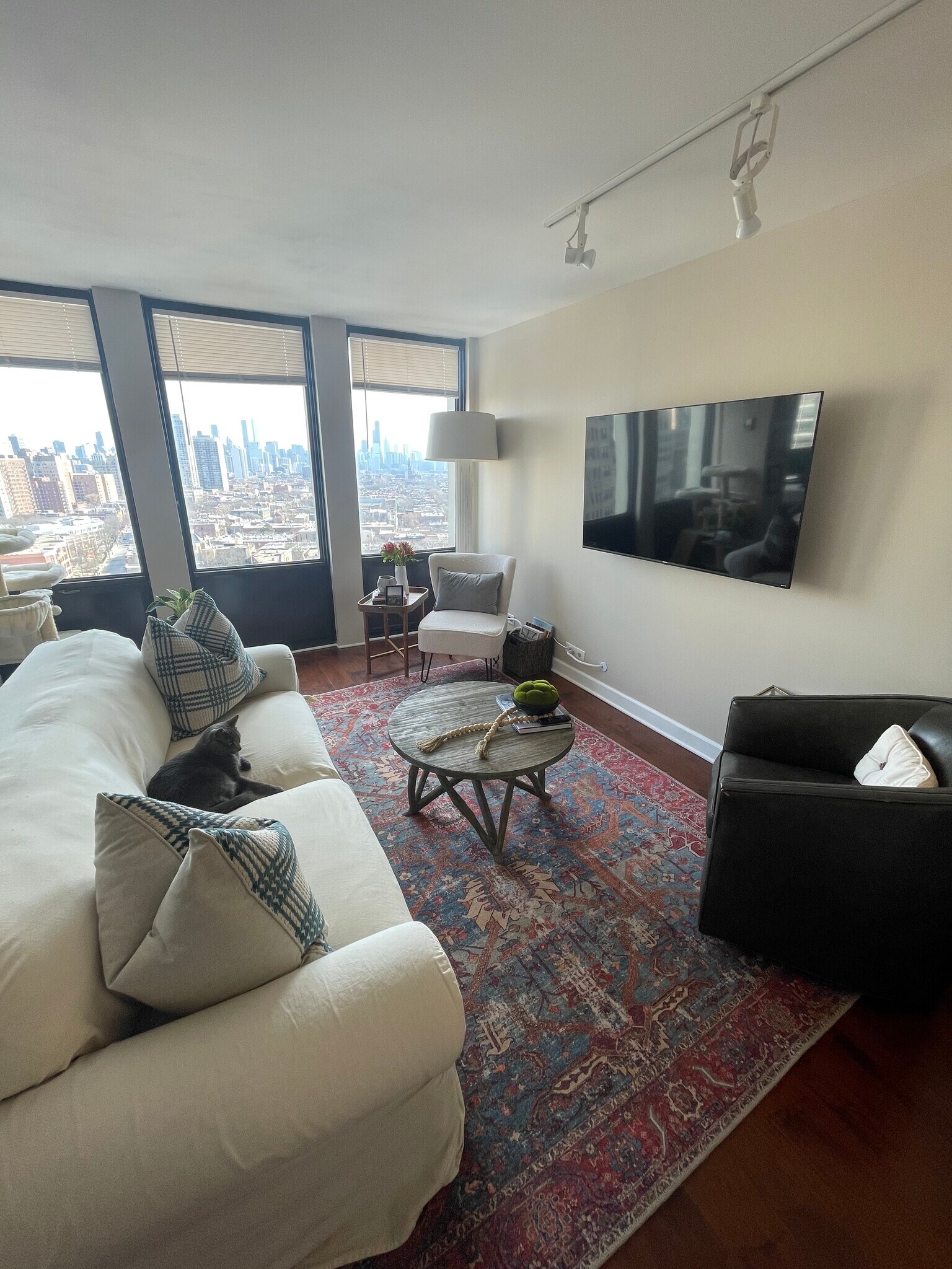 Building Photo - 444 W Fullerton Pky