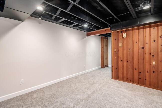 Building Photo - 2559 Welsford Rd
