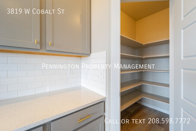 Building Photo - 3819 W Cobalt St