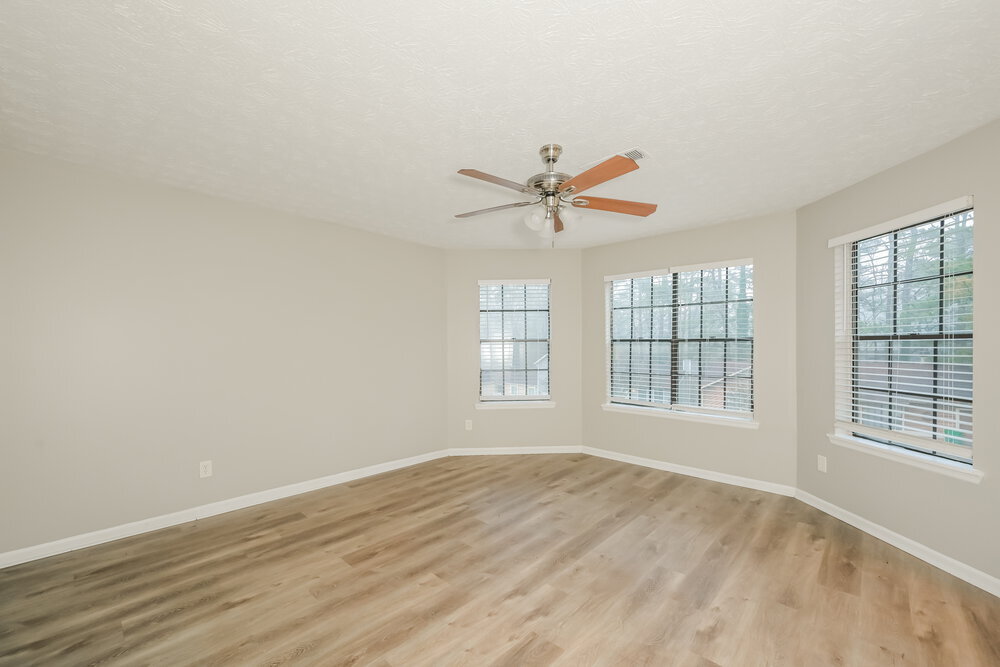 Building Photo - 1053 Mainstreet Lake Dr