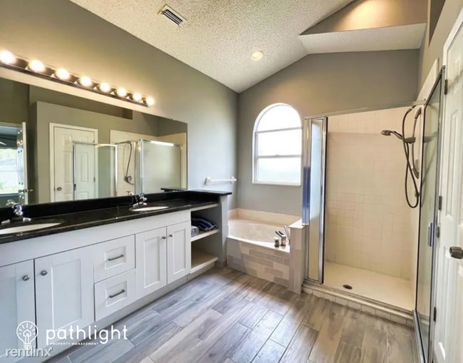Building Photo - 4 br, 2 bath House - 2923 Pembridge Street...