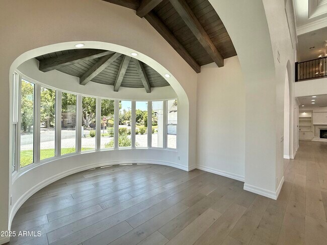 Building Photo - 1523 E Treasure Cove Dr