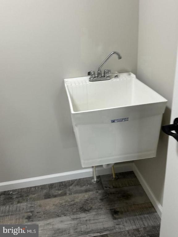 Building Photo - 106 Delano Dr