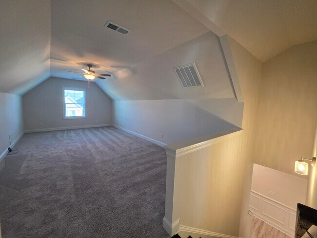 Building Photo - 3360 Rustic Dr