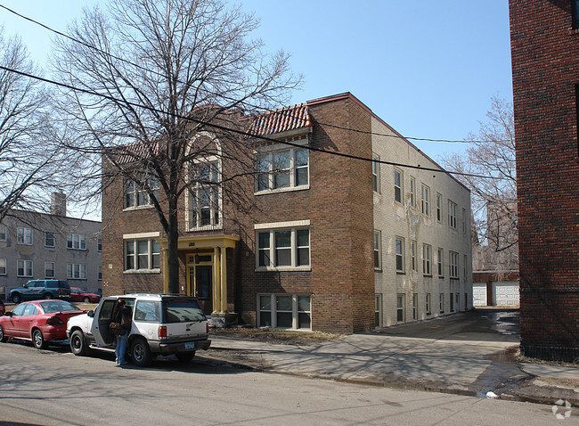 Building Photo - Columbus Square