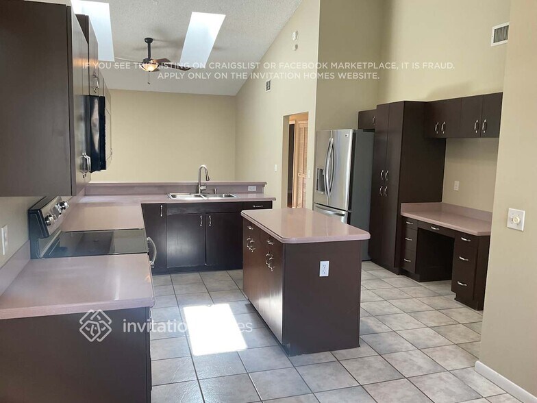 Building Photo - 2845 Forest Run Dr