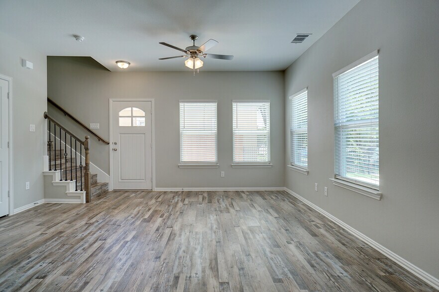 Downstairs Living and Dining - 1921 S Jennings Ave