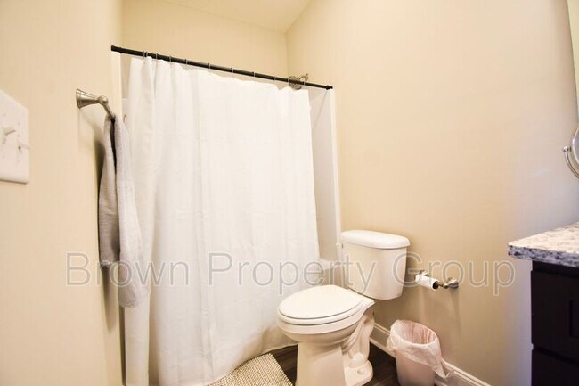 Building Photo - 517 Rempstone Ln