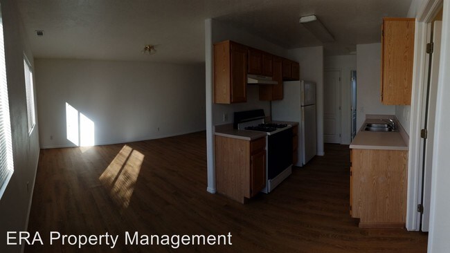 Building Photo - 911 S 170 W