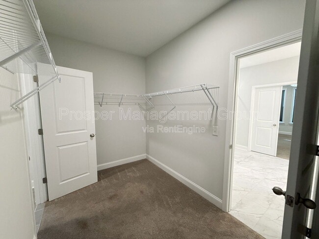 Building Photo - 8650 Windsor Hill Blvd