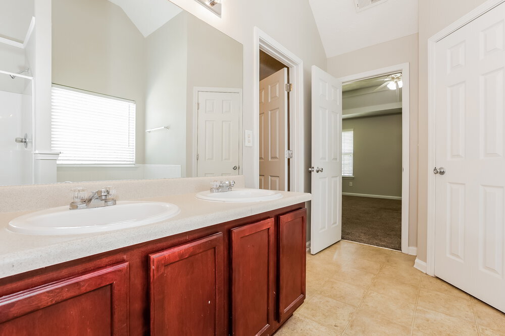 Building Photo - 341 Cobblestone Ct