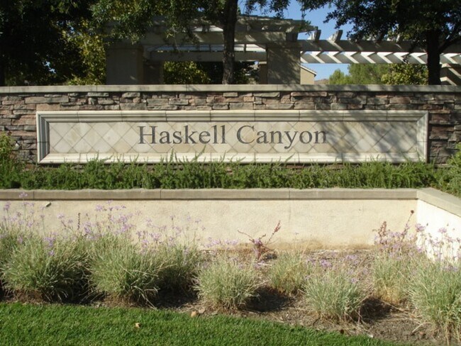 Building Photo - Spacious 3-Bedroom Home with a Big Loft & Community Pool in Saugus!