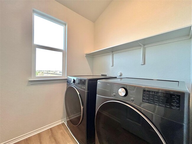 Building Photo - 12421 Ace in the Hole Ln