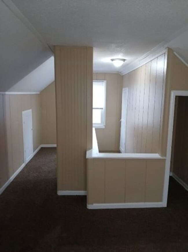 Building Photo - 12075 Rossiter- 3 BEDS & 1 BA FOR RENT!